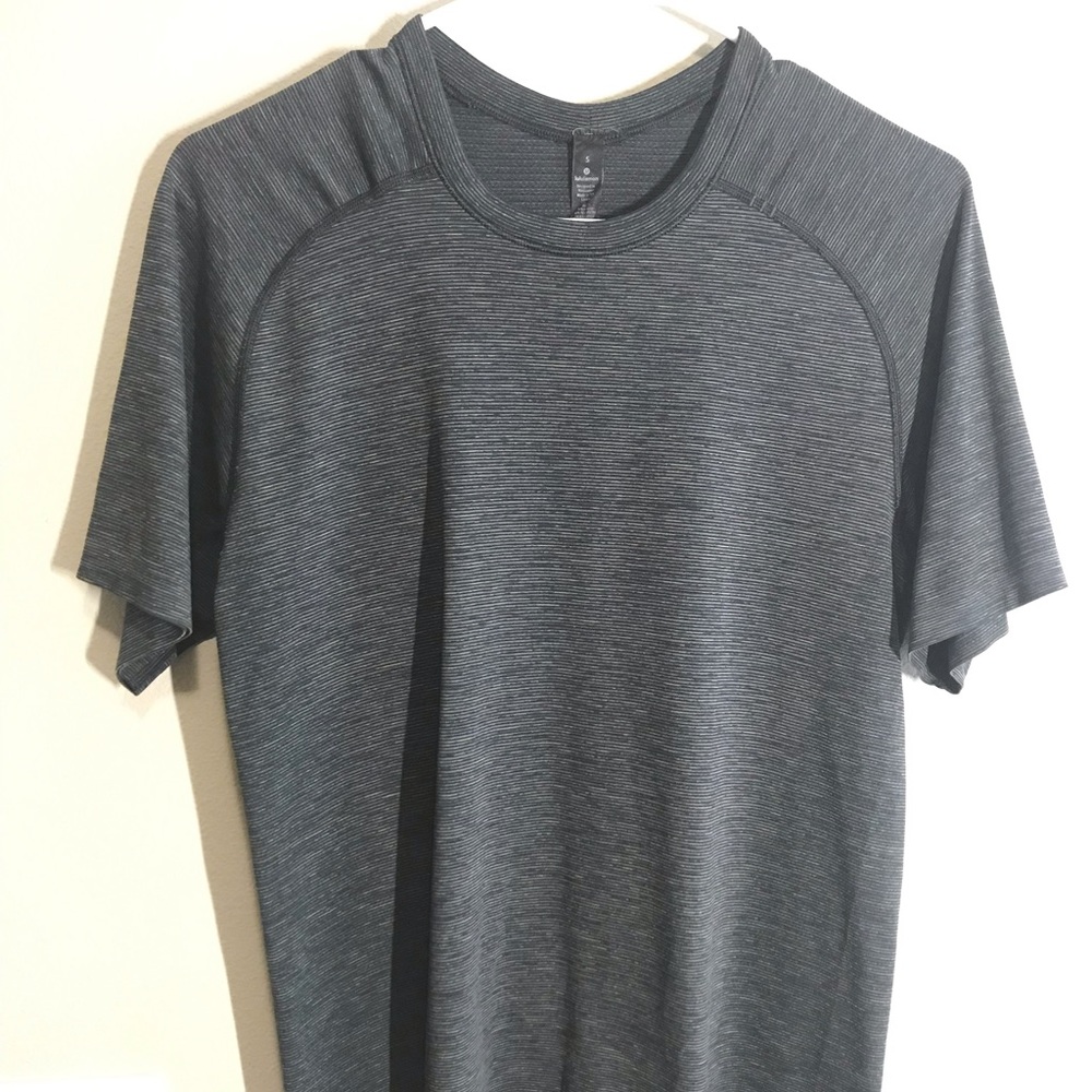 Lululemon metal vent tech